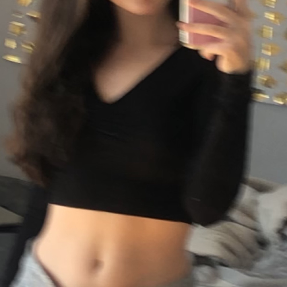 blac f21 crop top